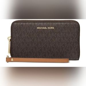 Signature Jet Set Flat Multifunction Phone Case/ wristlet